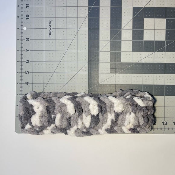 Handmade Women’s/Junior’s Winter Headband/Ear Wrap - Gray & White - Picture 8 of 9